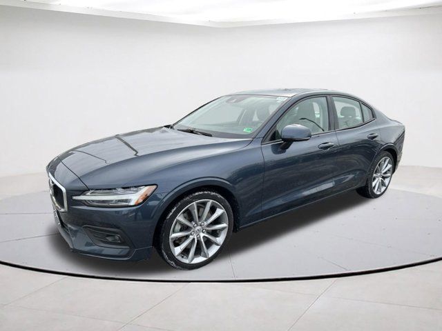 2021 Volvo S60 Momentum