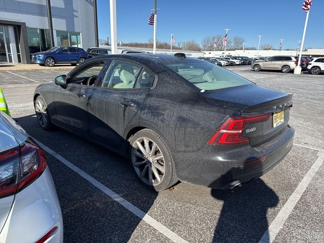 2021 Volvo S60 Momentum