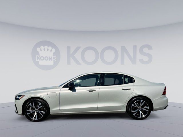 2021 Volvo S60 R-Design Expression