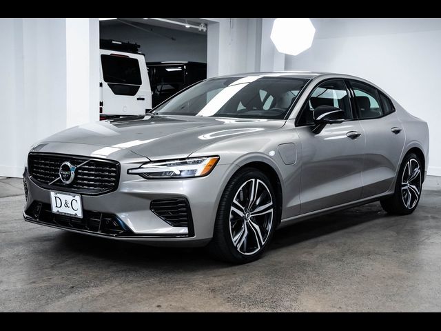 2021 Volvo S60 R-Design Expression