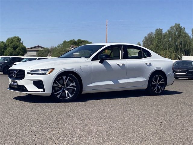 2021 Volvo S60 R-Design Expression