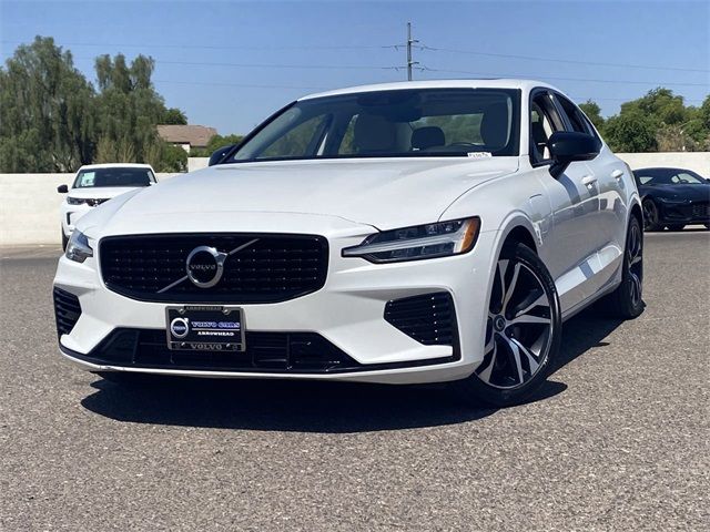 2021 Volvo S60 R-Design Expression