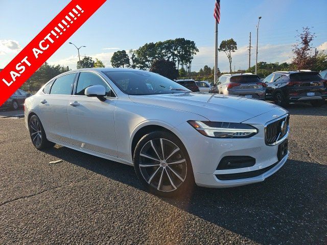 2021 Volvo S90 Momentum