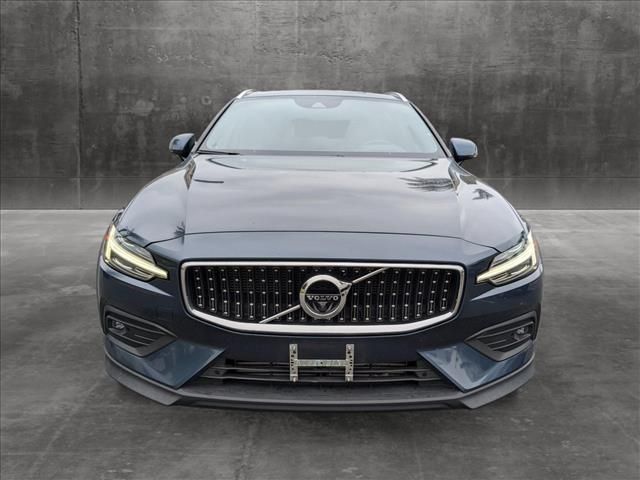 2021 Volvo V60 Cross Country Base