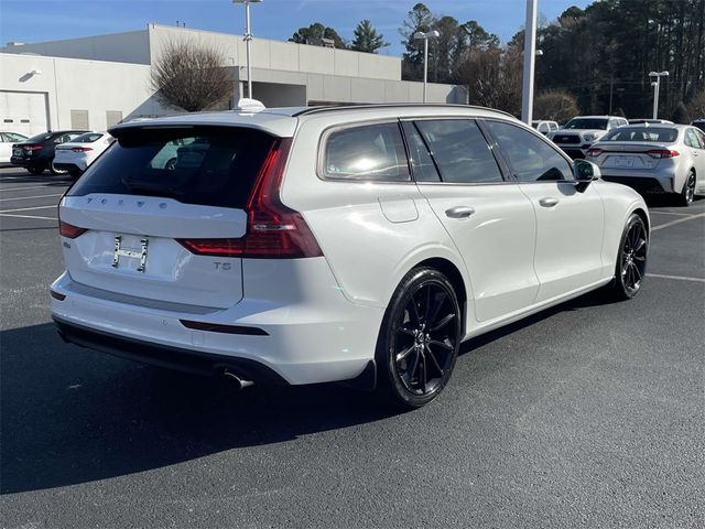 2021 Volvo V60 Momentum