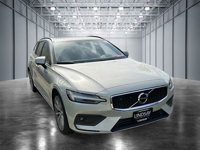 2021 Volvo V60 Momentum