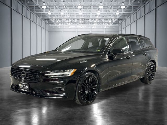 2021 Volvo V60 R-Design