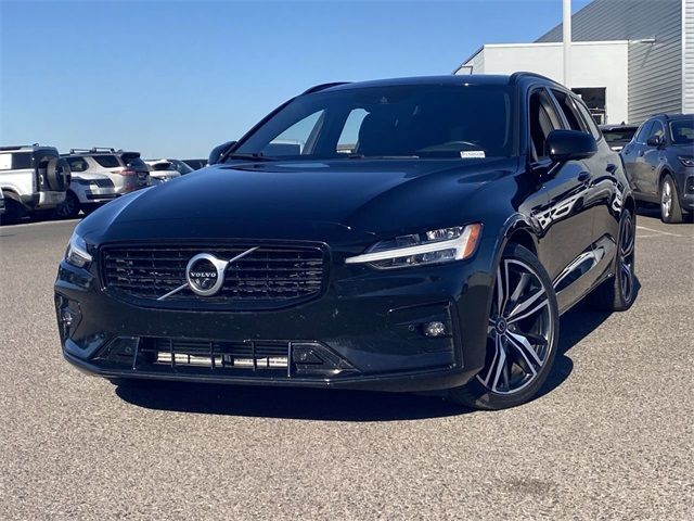 2021 Volvo V60 R-Design