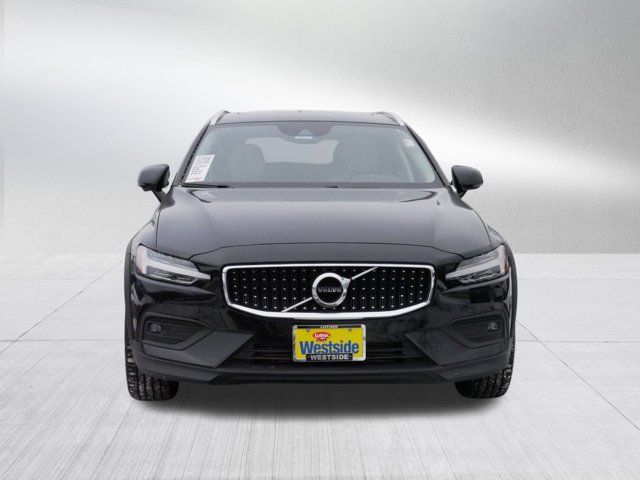 2021 Volvo V60 Cross Country Base