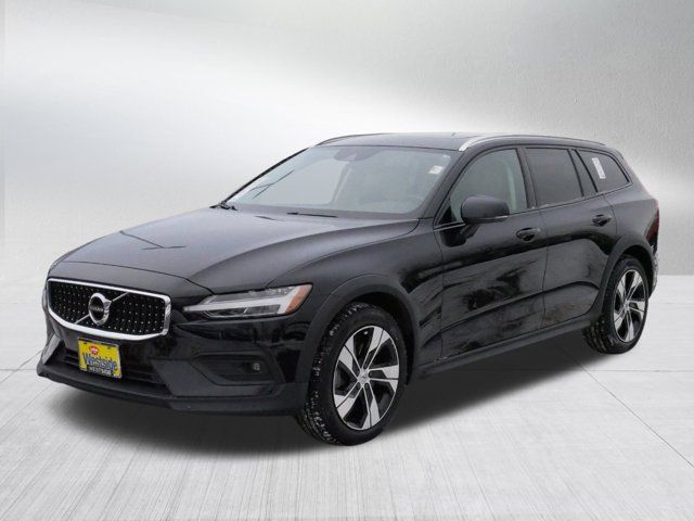 2021 Volvo V60 Cross Country Base