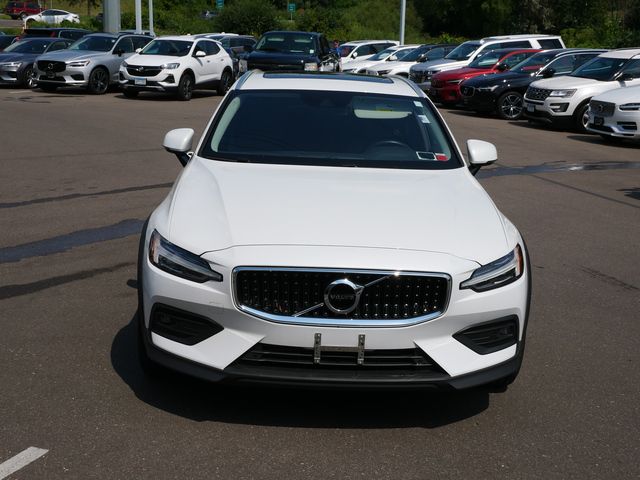 2021 Volvo V60 Cross Country Base