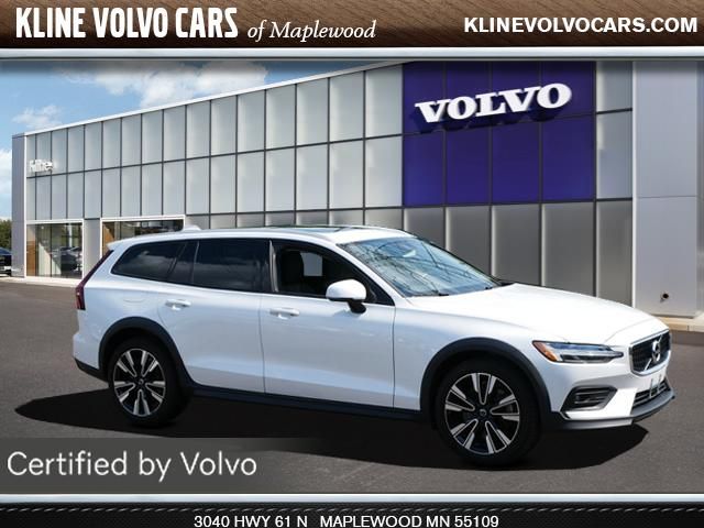 2021 Volvo V60 Cross Country Base