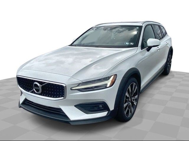 2021 Volvo V60 Cross Country Base