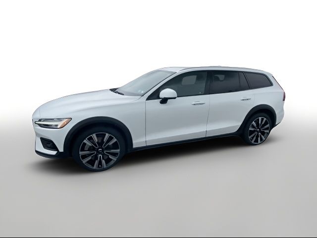 2021 Volvo V60 Cross Country Base