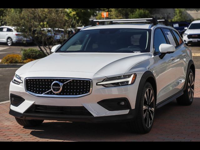 2021 Volvo V60 Cross Country Base