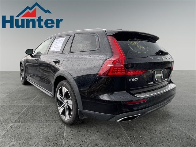 2021 Volvo V60 Cross Country Base