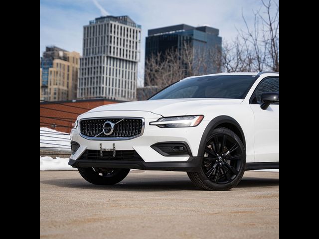2021 Volvo V60 Cross Country Base
