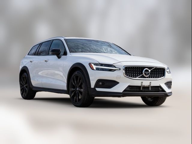 2021 Volvo V60 Cross Country Base