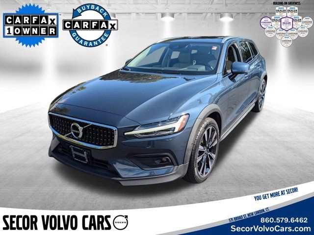 2021 Volvo V60 Cross Country Base