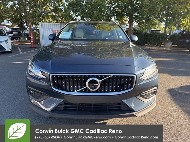 2021 Volvo V60 Cross Country Base