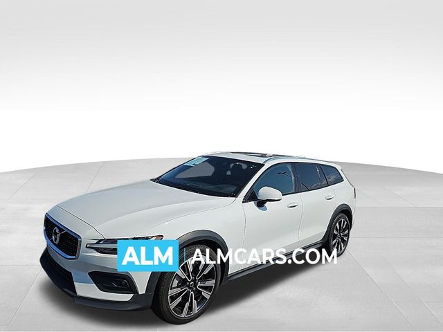 2021 Volvo V60 Cross Country Base