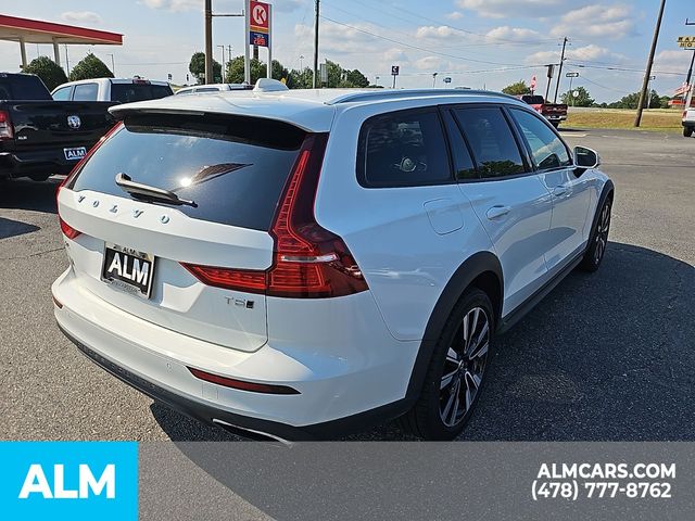 2021 Volvo V60 Cross Country Base