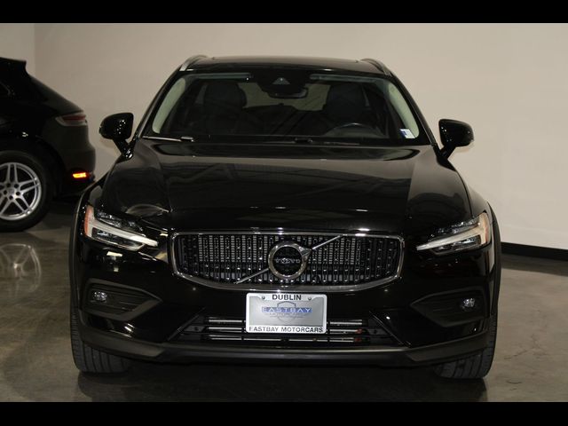 2021 Volvo V60 Cross Country Base