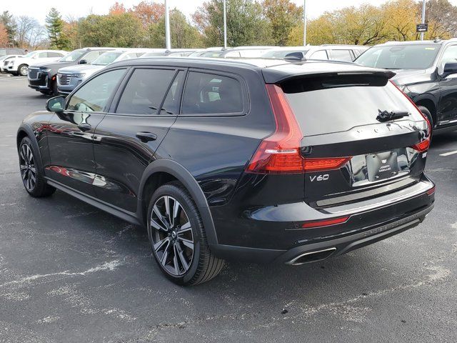 2021 Volvo V60 Cross Country Base