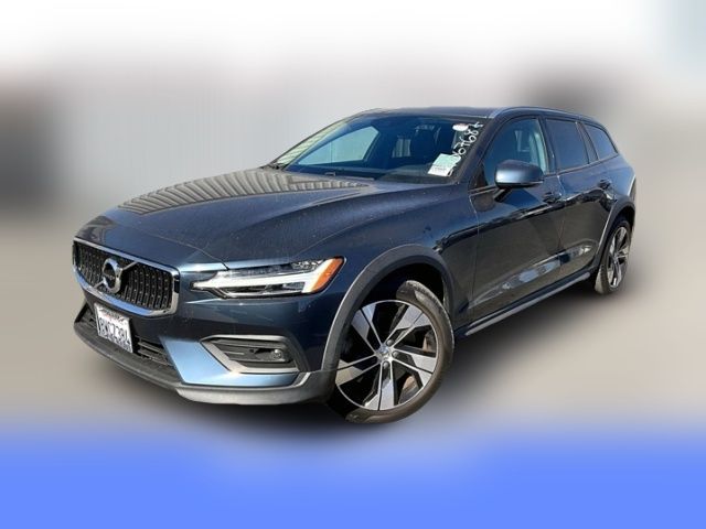 2021 Volvo V60 Cross Country Base