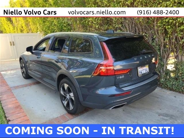 2021 Volvo V60 Cross Country Base