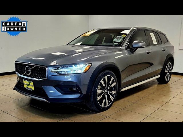 2021 Volvo V60 Cross Country Base