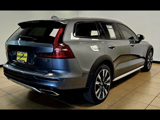 2021 Volvo V60 Cross Country Base