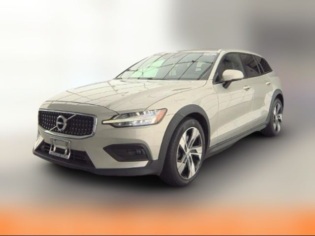 2021 Volvo V60 Cross Country Base