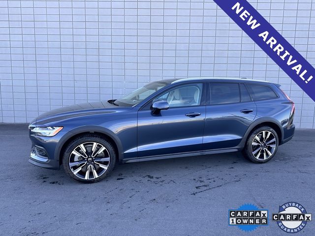 2021 Volvo V60 Cross Country Base