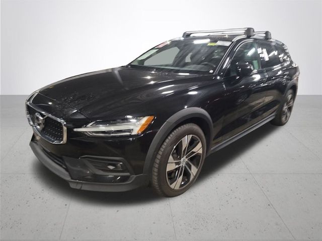 2021 Volvo V60 Cross Country Base