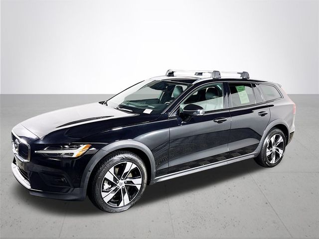 2021 Volvo V60 Cross Country Base