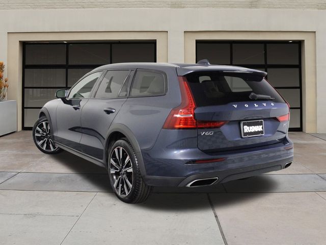 2021 Volvo V60 Cross Country Base