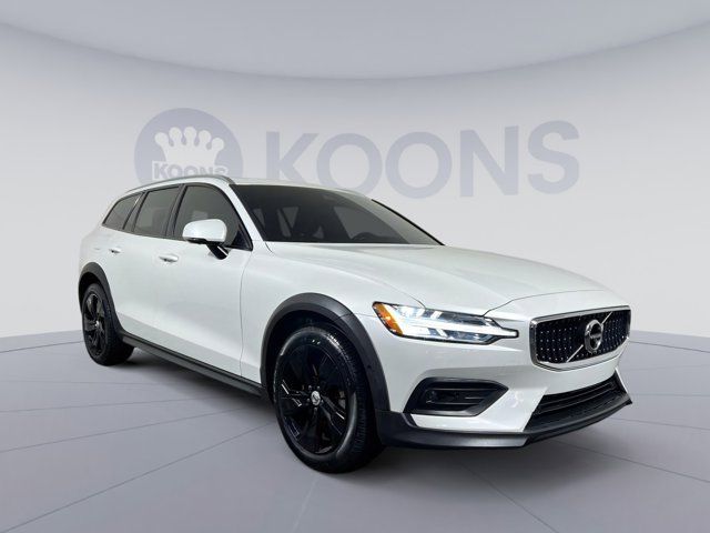 2021 Volvo V60 Cross Country Base