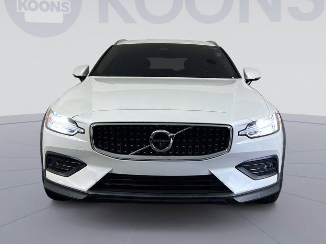 2021 Volvo V60 Cross Country Base