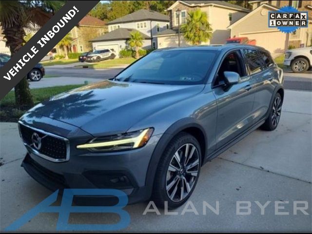 2021 Volvo V60 Cross Country Base