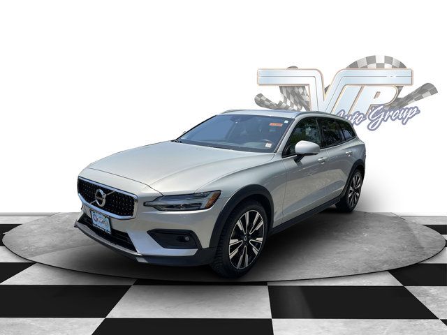 2021 Volvo V60 Cross Country Base