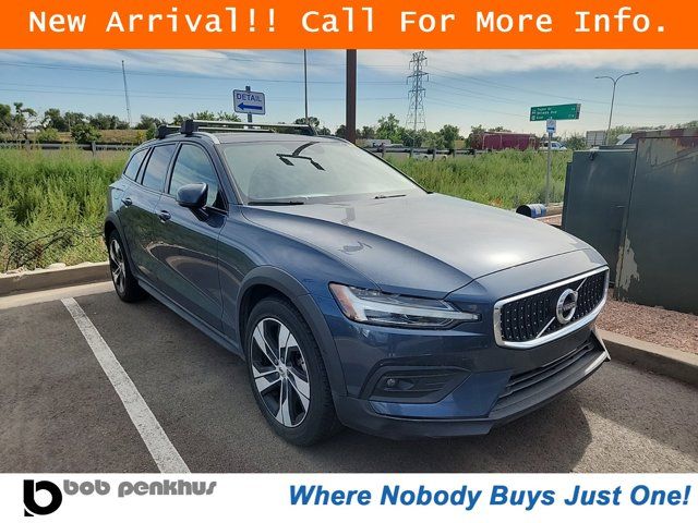 2021 Volvo V60 Cross Country Base