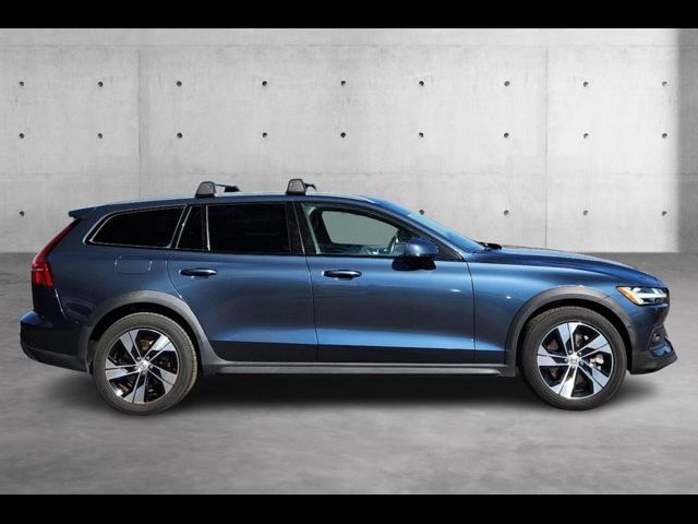 2021 Volvo V60 Cross Country Base