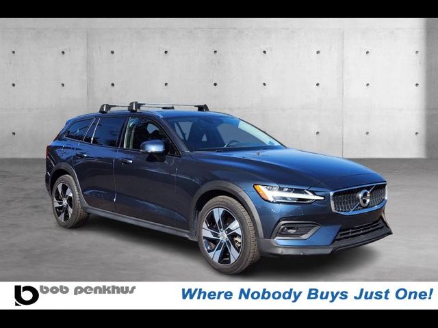 2021 Volvo V60 Cross Country Base