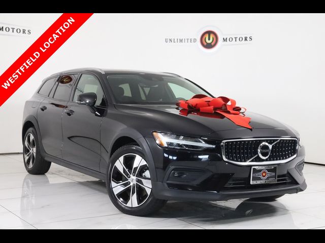 2021 Volvo V60 Cross Country Base