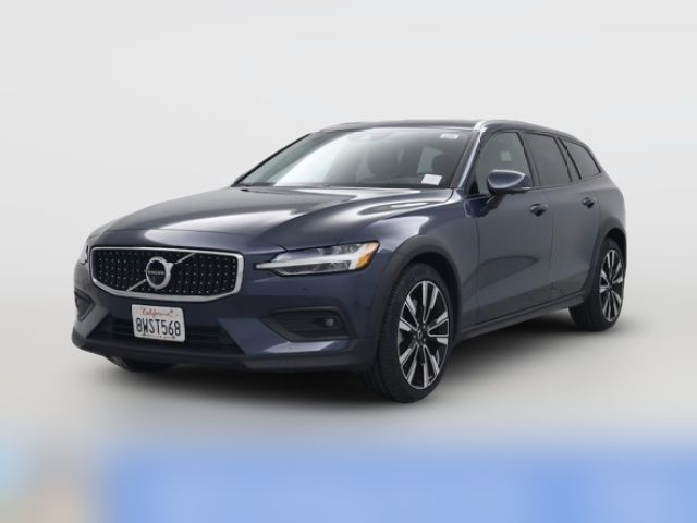 2021 Volvo V60 Cross Country Base