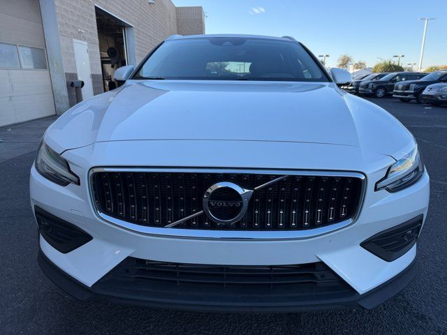 2021 Volvo V60 Cross Country Base