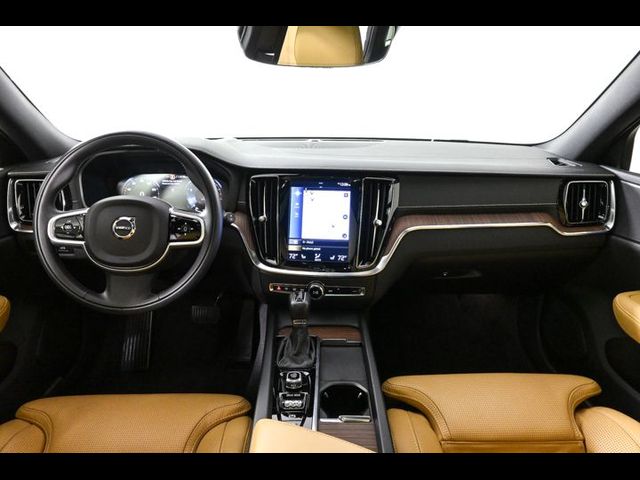 2021 Volvo V60 Cross Country Base