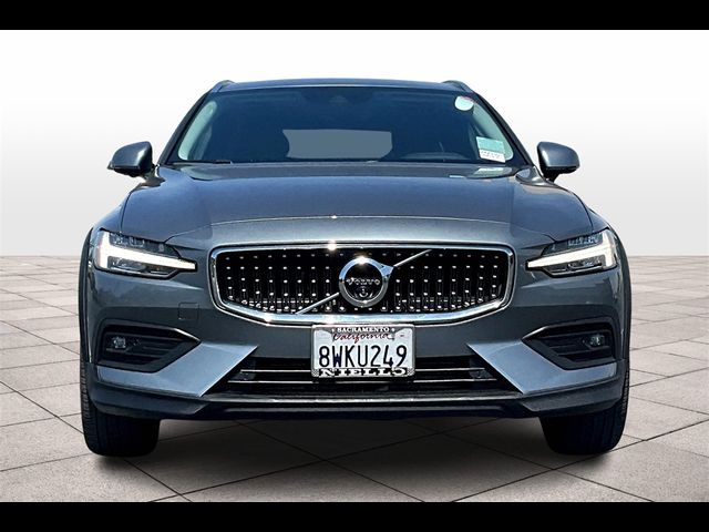 2021 Volvo V60 Cross Country Base