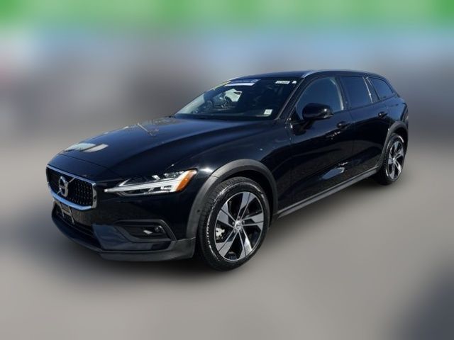 2021 Volvo V60 Cross Country Base